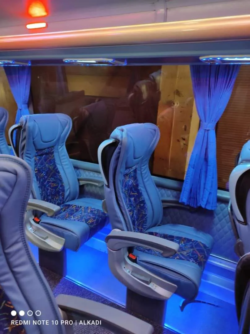 ترتيب مقاعد باص العمرة